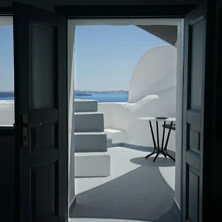 Santorini Sea Cave Apartment Ia