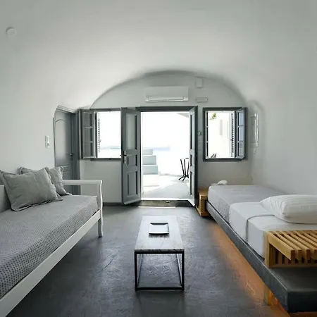 Santorini Sea Cave Apartment Ia